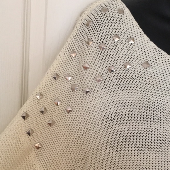 Studded oversized cream sweater - Picture 2 of 3